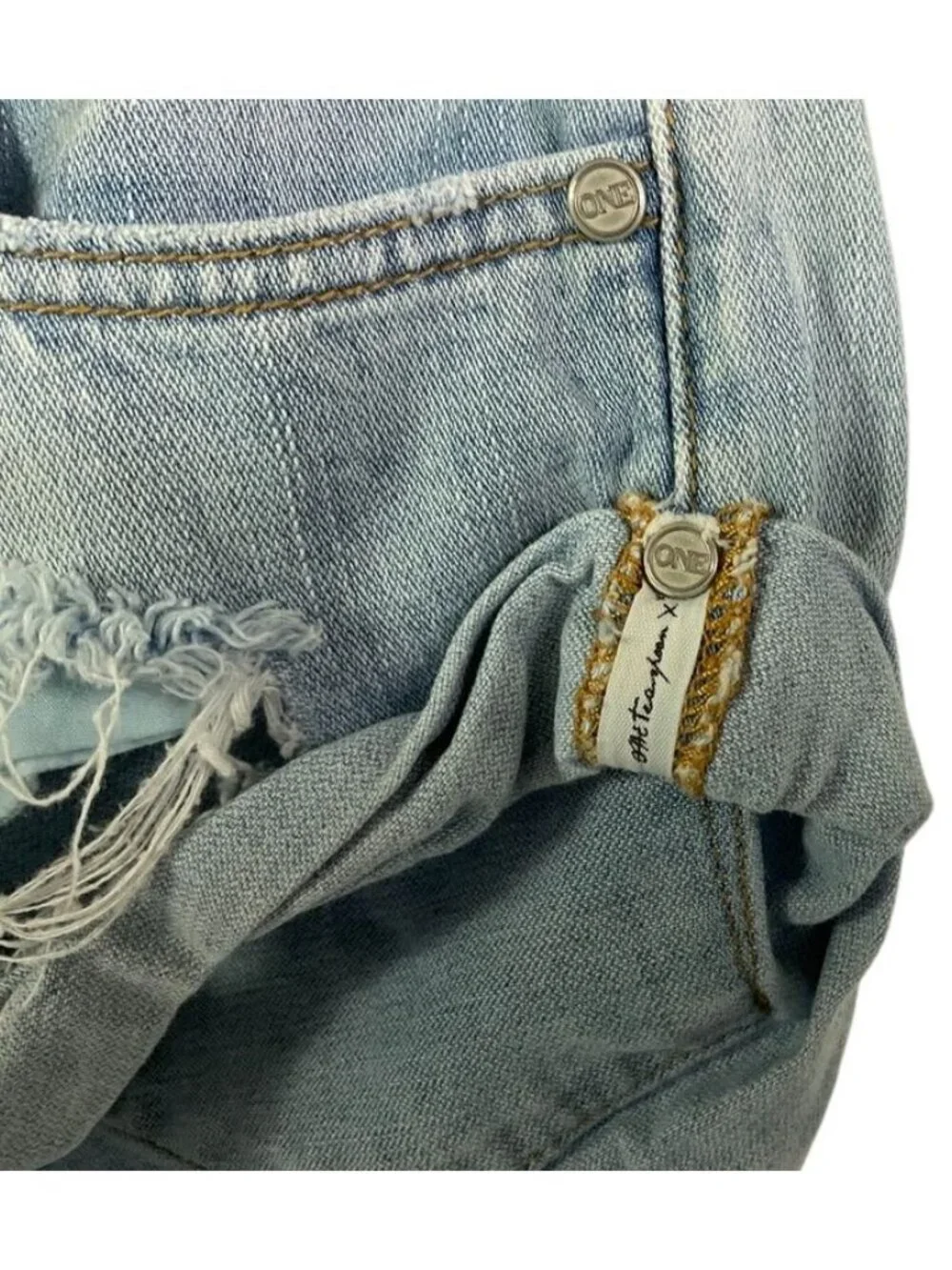 One Teaspoon Distressed Denim Shorts Size 29 Relaxed Fit Frayed Hem